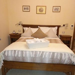 Camera con letto king size
